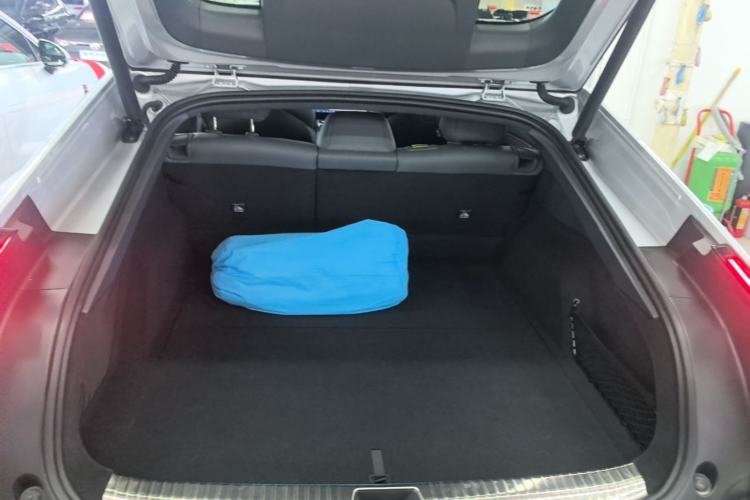 Used XPeng P7 2025 Model—750 All-Wheel-Drive High-Performance Ultra Trunk