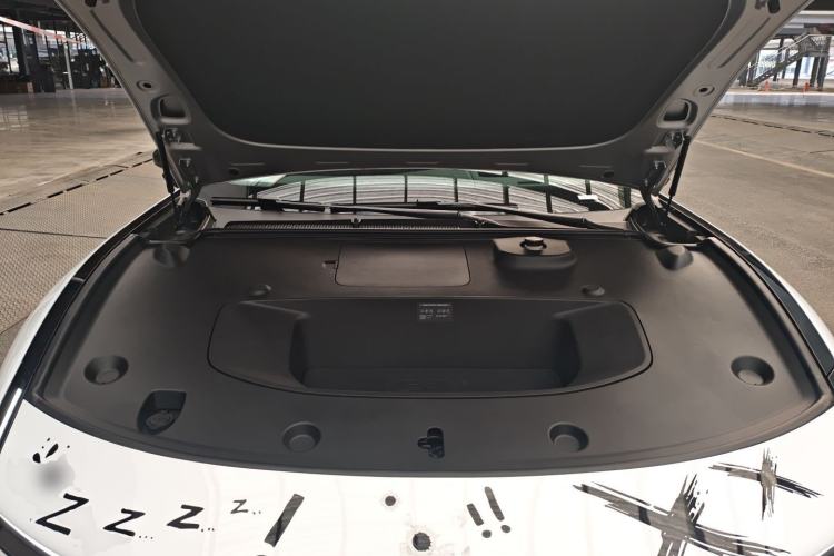 Used XPeng P7 2025 Model—750 All-Wheel-Drive High-Performance Ultra Engine Bay