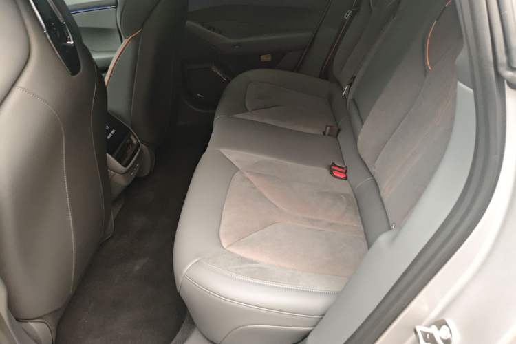 Used XPeng P7 2025 Model—750 All-Wheel-Drive High-Performance Ultra Left Rear Seat