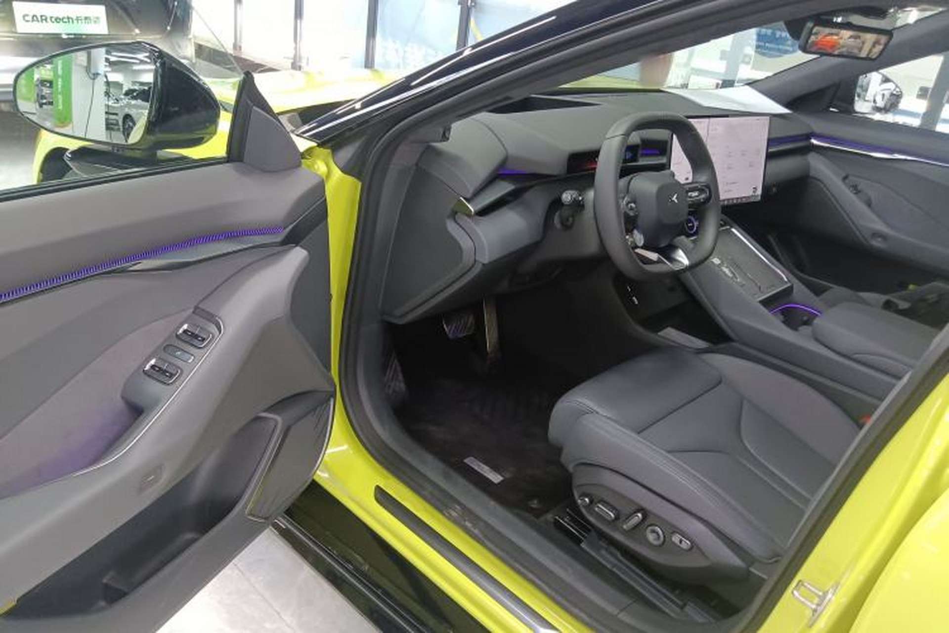 Used XPeng P7 2025 Model—702 Long Range Ultra Driver Seat