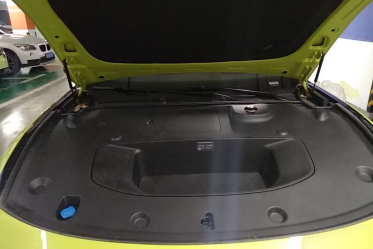Used XPeng P7 2025 Model—820 Ultra Long Range Ultra Engine Bay