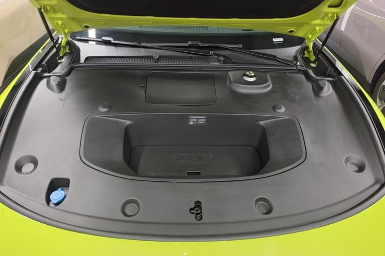 Used XPeng P7 2025 Model—750 All-Wheel-Drive High-Performance Ultra Engine Bay