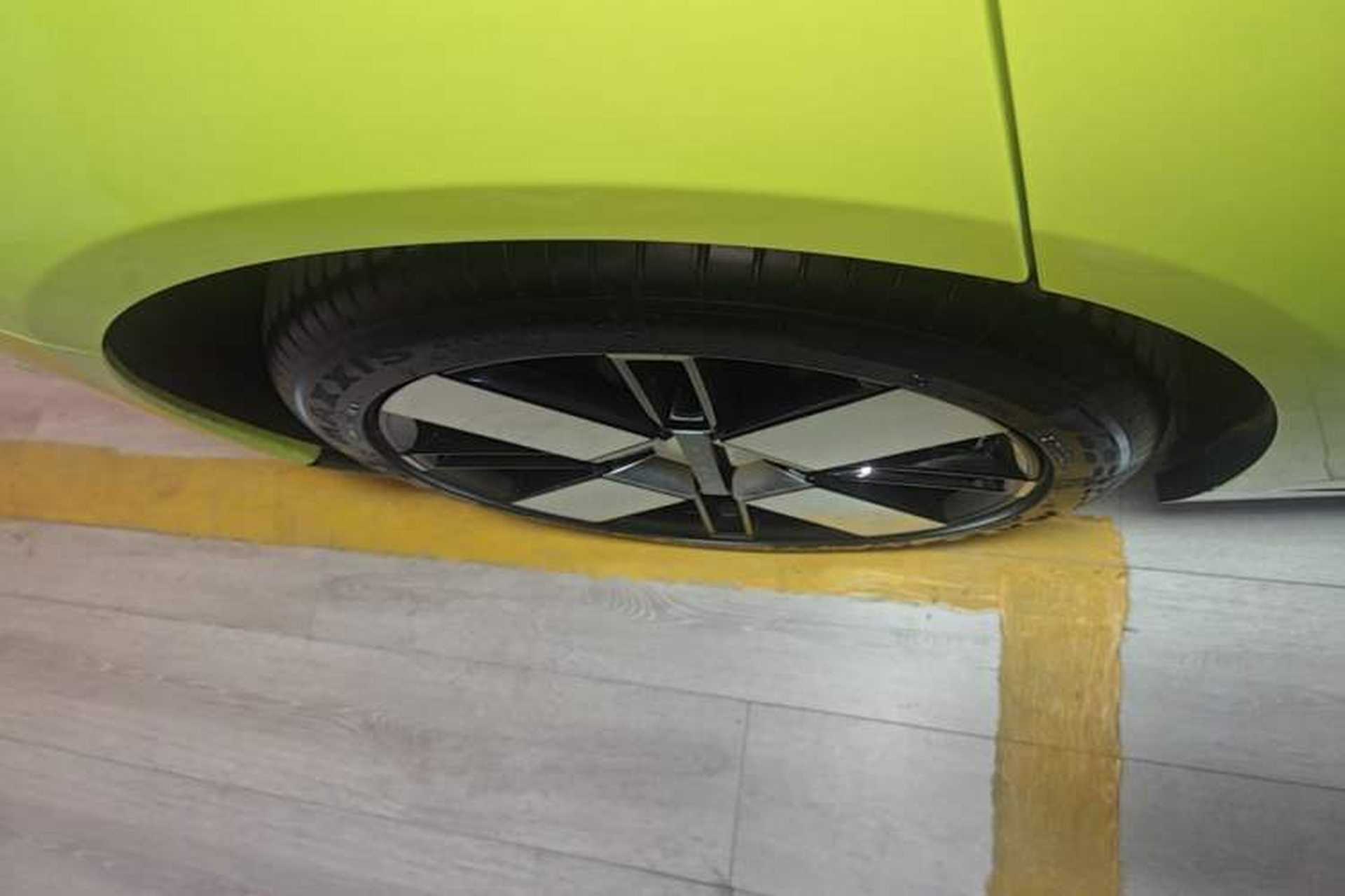 Used XPeng P7 2025 Model—750 All-Wheel-Drive High-Performance Ultra Exterior 5