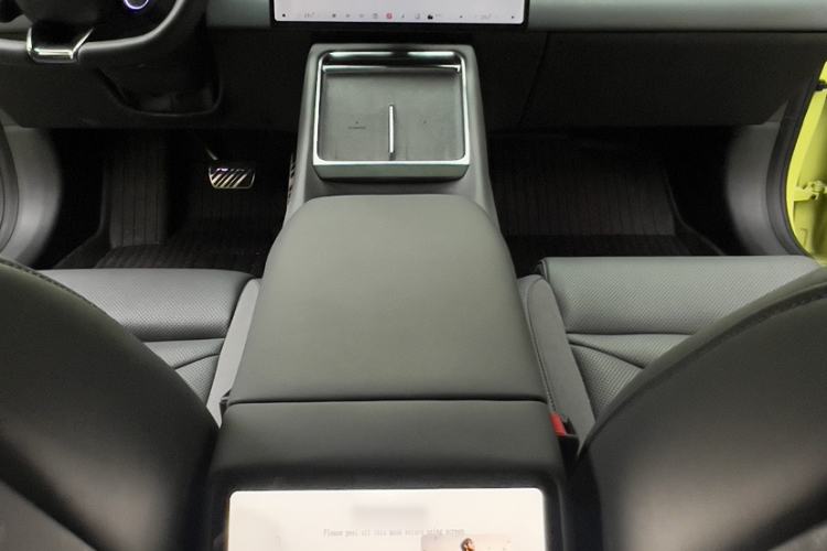 Used XPeng P7 2025 Model—820 Ultra Long Range Ultra Interior 12
