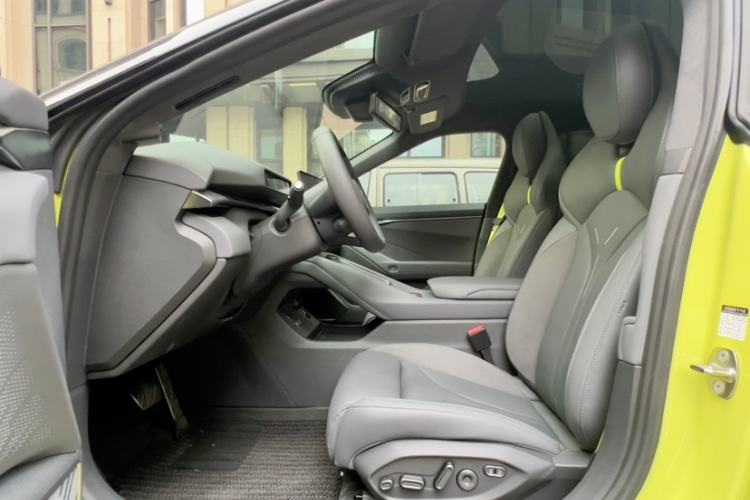 Used XPeng P7 2025 Model—820 Ultra Long Range Ultra Interior 2