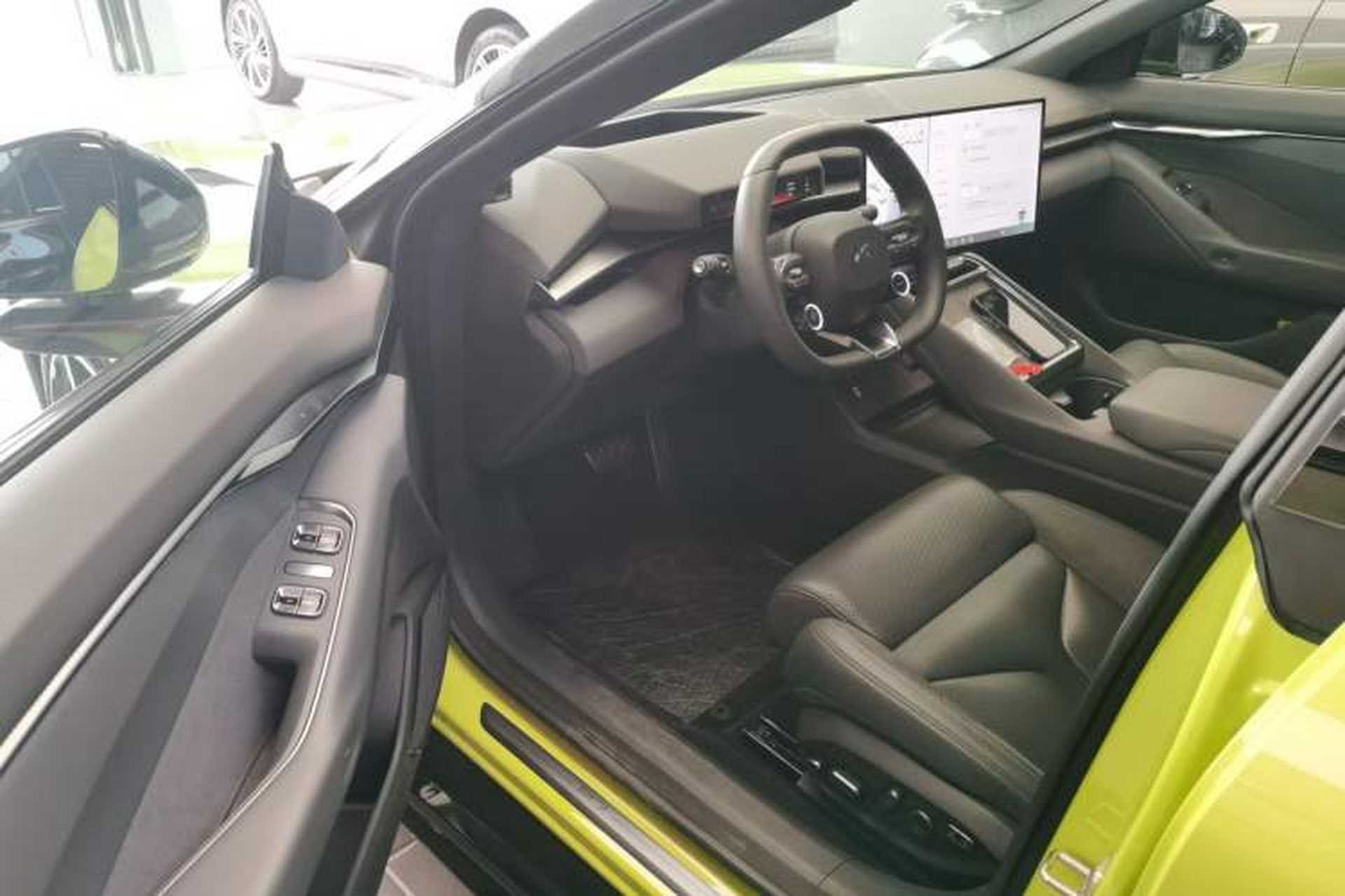 Used XPeng P7 2025 Model—702 Long Range Ultra Interior 3