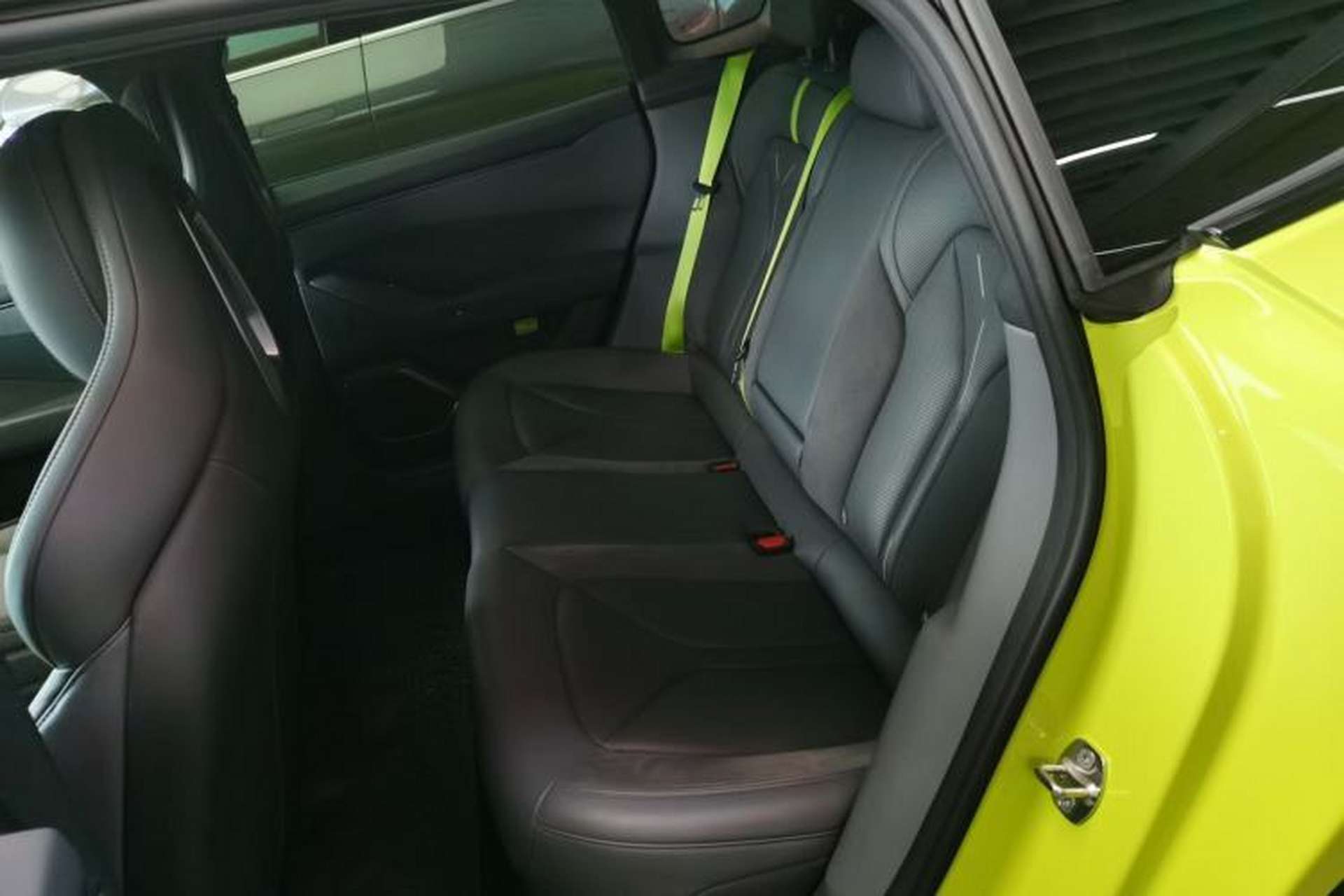 Used XPeng P7 2025 Model—702 Long Range Ultra Interior 4