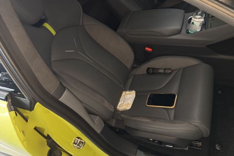 Used XPeng P7 2025 Model—702 Long Range Ultra Right Front Seat