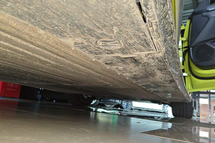 Used XPeng P7 2025 Model—702 Long Range Ultra Right Side Sill
