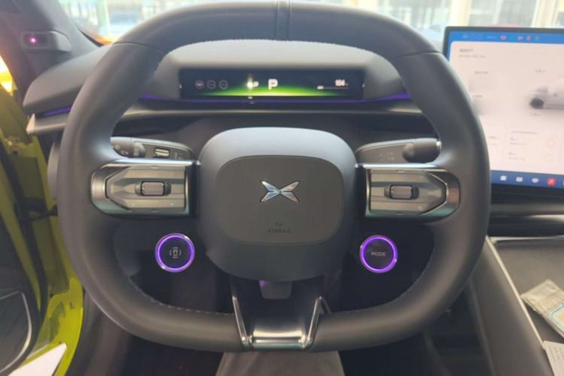 Used XPeng P7 2025 Model—750 All-Wheel-Drive High-Performance Ultra Steering Wheel