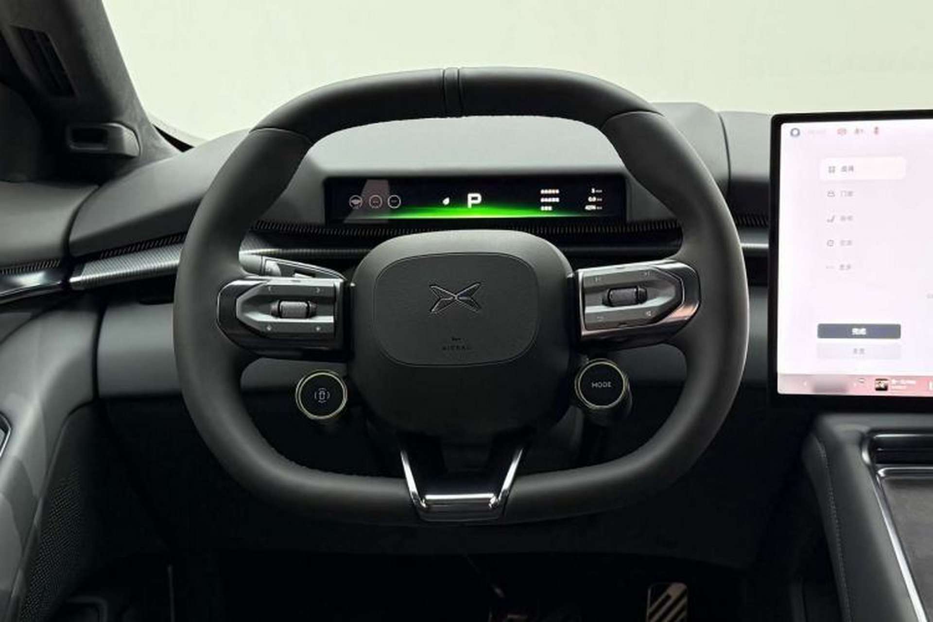 Used XPeng P7 2025 Model—702 Long Range Ultra Steering Wheel