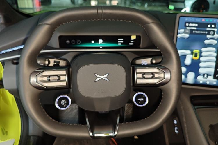 Used XPeng P7 2025 Model—702 Long Range Ultra Steering Wheel