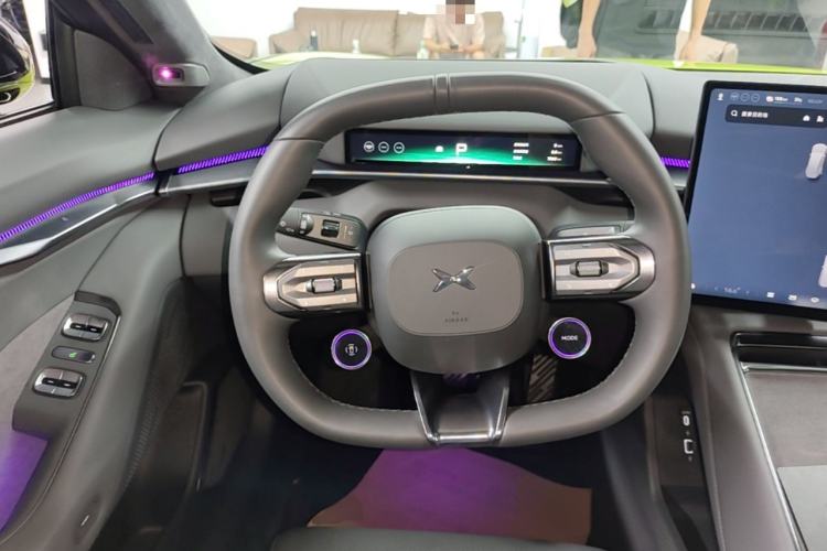 Used XPeng P7 2025 Model—750 All-Wheel-Drive High-Performance Ultra Steering Wheel
