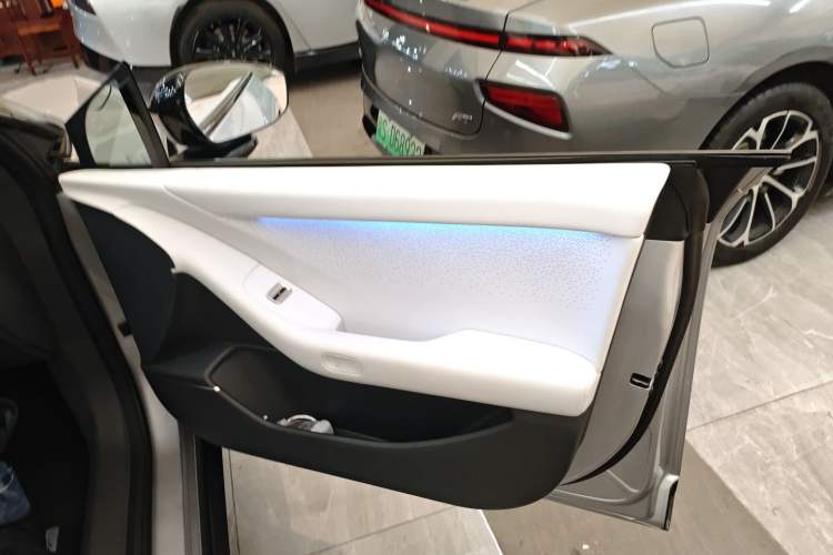 Used XPeng P7+ 2024 Long-Range Max Interior 5