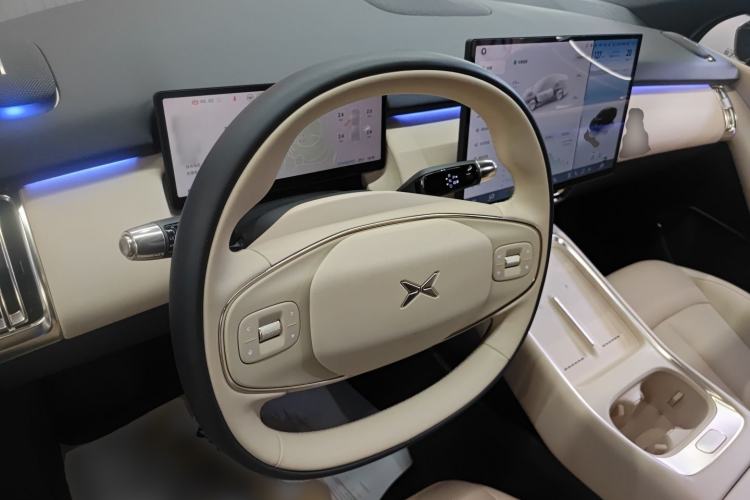 Used XPeng P7+ 2024 Long-Range Max Center Console