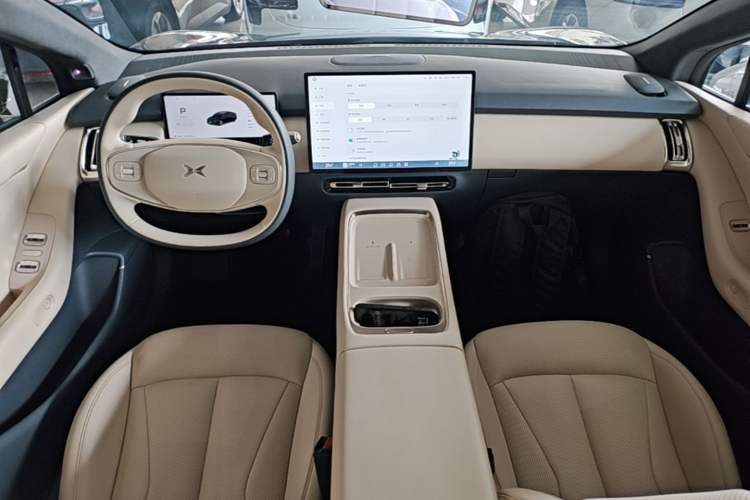 Used XPeng P7+ 2024 Long-Range Max Center Console