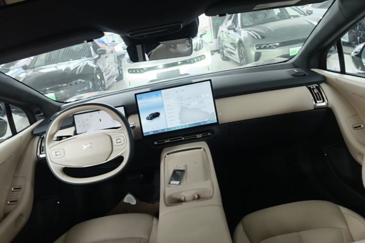 Used XPeng P7+ 2024 Long-Range Max Center Console