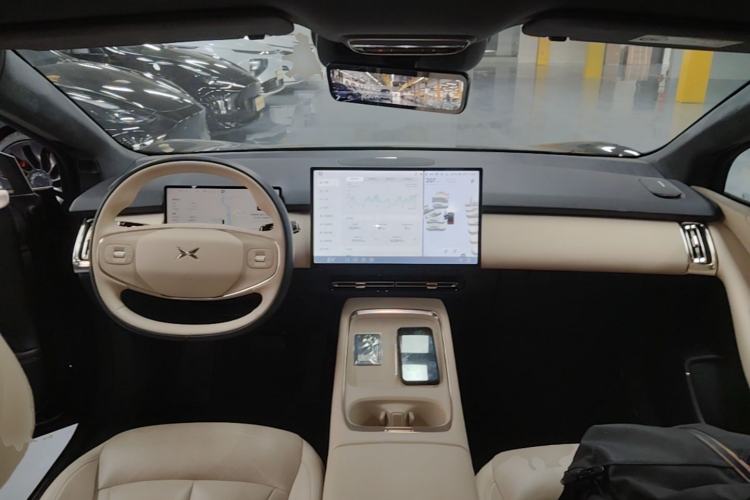Used XPeng P7+ 2024 Long-Range Max Center Console