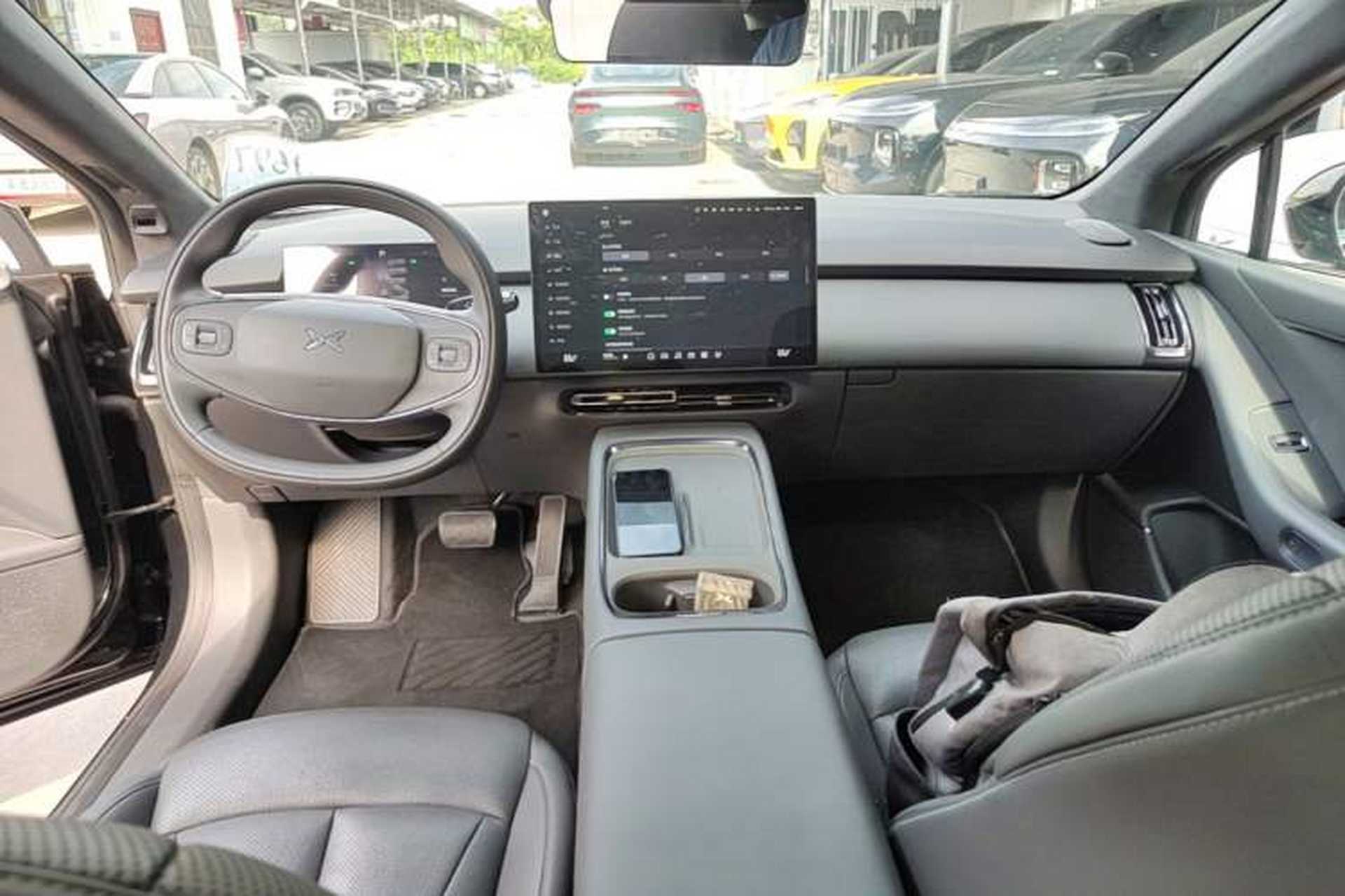 Used XPeng P7+ 2024 Long-Range Max Center Console