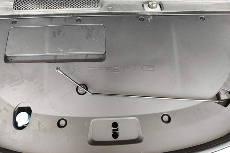 Used XPeng P7+ 2024 Ultra-Long Range Max Engine Bay