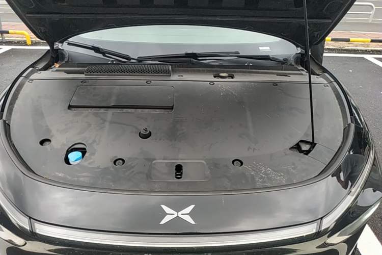 Used XPeng P7+ 2024 Long-Range Max Engine Bay