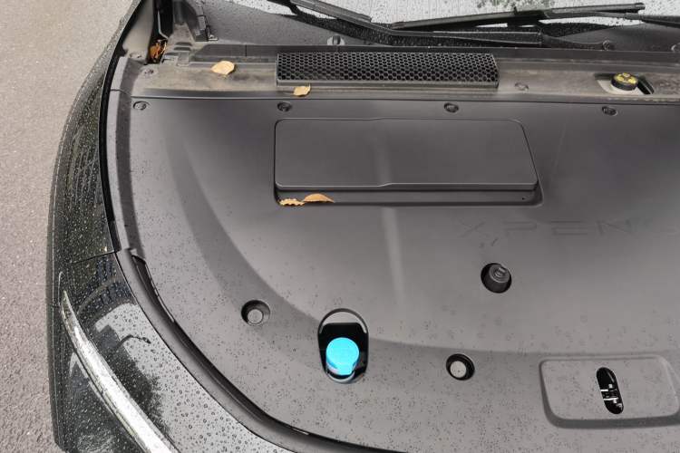 Used XPeng P7+ 2024 Long-Range Max Engine Bay Right