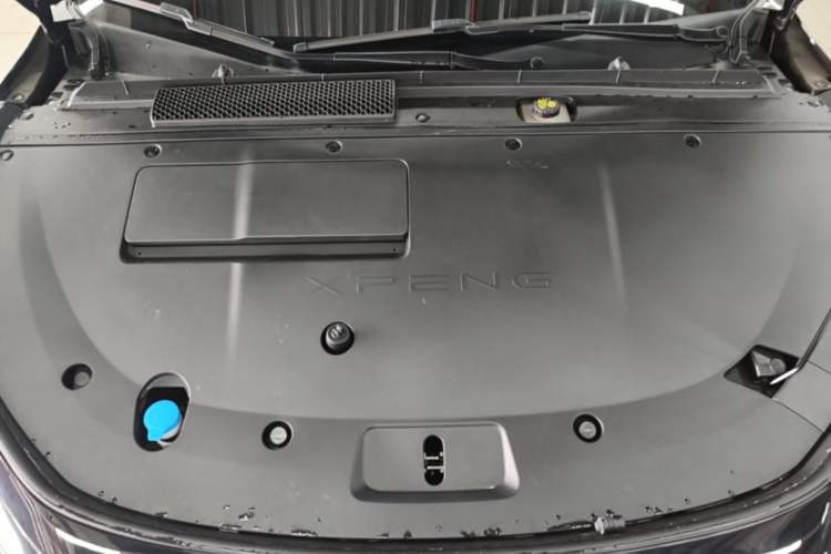 Used XPeng P7+ 2024 Long-Range Max Engine Bay