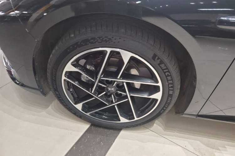 Used XPeng P7+ 2024 Ultra-Long Range Max Exterior 4