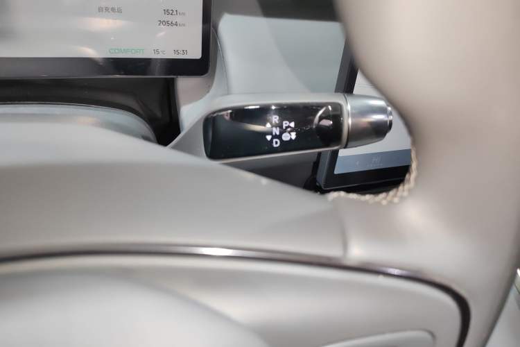 Used XPeng P7+ 2024 Long-Range Max Gear Lever