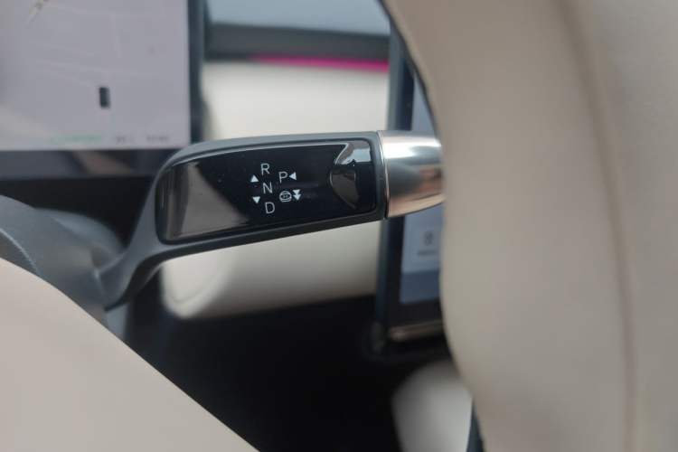 Used XPeng P7+ 2024 Long-Range Max Gear Lever