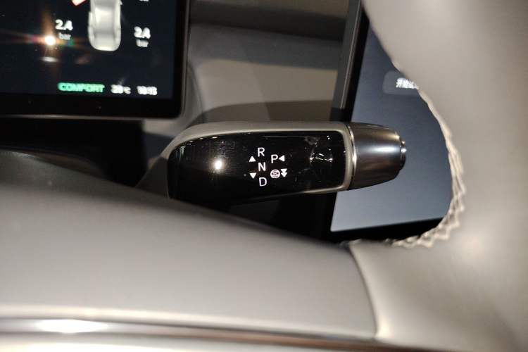 Used XPeng P7+ 2024 Long-Range Max Gear Lever
