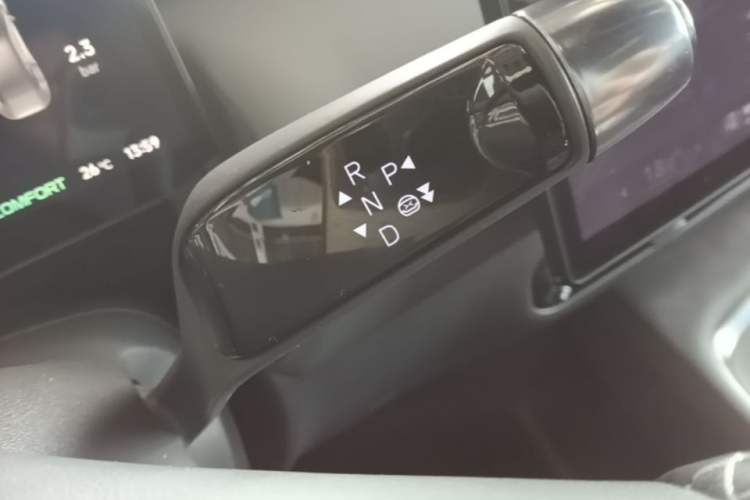Used XPeng P7+ 2024 Long-Range Max Gear Lever