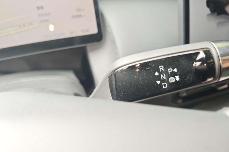 Used XPeng P7+ 2024 Long-Range Max Gear Lever
