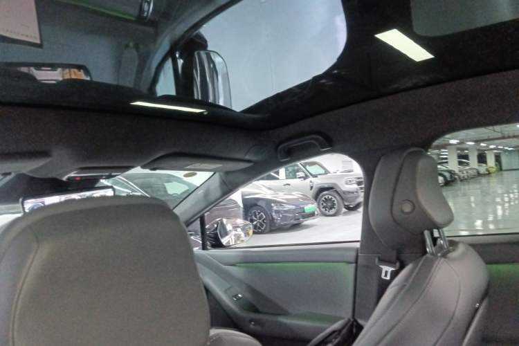 Used XPeng P7+ 2024 Ultra-Long Range Max Headliner