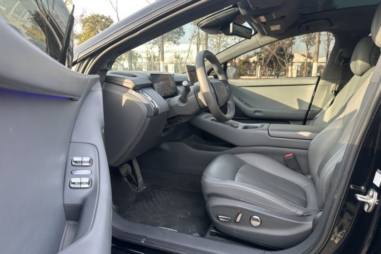 Used XPeng P7+ 2024 Long-Range Max Interior 1
