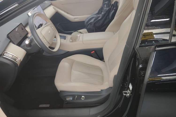 Used XPeng P7+ 2024 Long-Range Max Left Front Seat