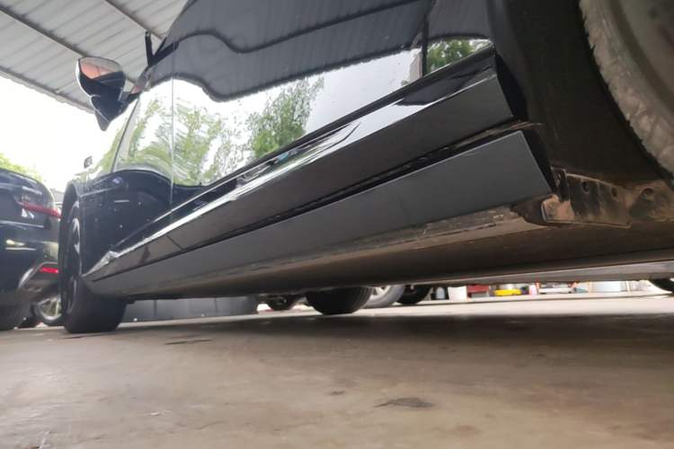 Used XPeng P7+ 2024 Long-Range Max Left Side Sill