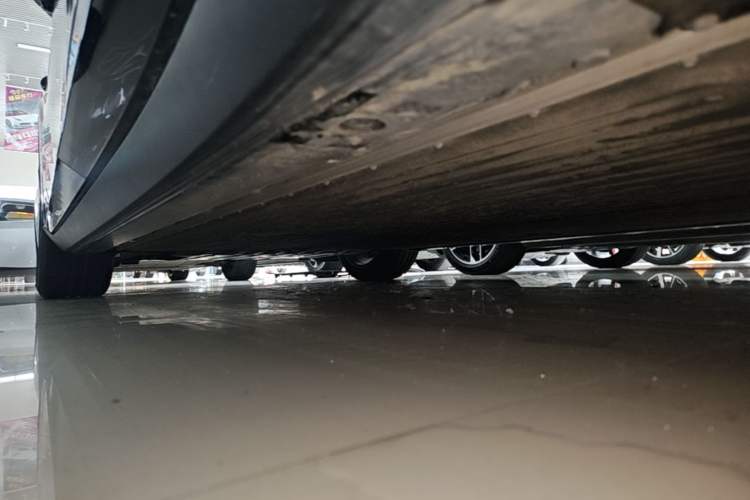 Used XPeng P7+ 2024 Long-Range Max Left Side Sill