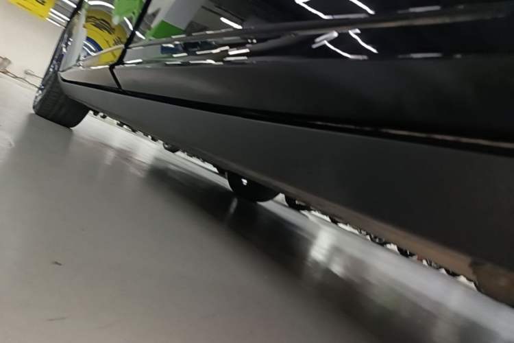 Used XPeng P7+ 2024 Long-Range Max Left Side Sill