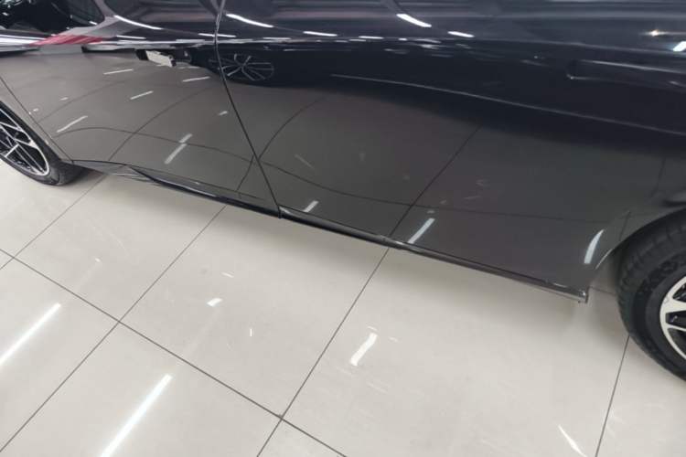 Used XPeng P7+ 2024 Long-Range Max Left Side Sill