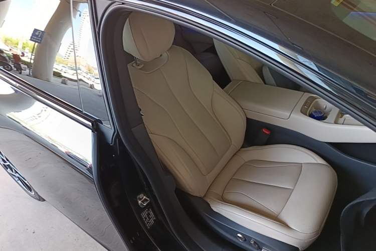 Used XPeng P7+ 2024 Long-Range Max Right Front Seat