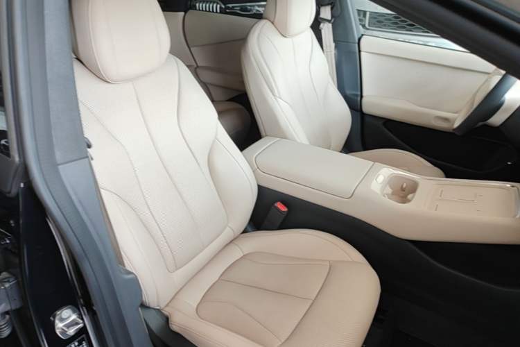Used XPeng P7+ 2024 Ultra-Long Range Max Right Front Seat
