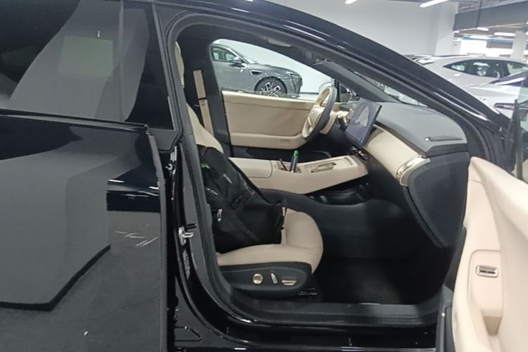 Used XPeng P7+ 2024 Long-Range Max Right Front Seat