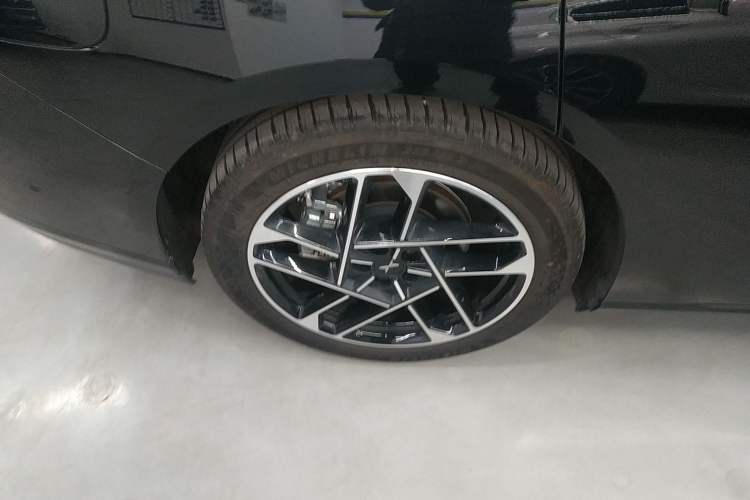 Used XPeng P7+ 2024 Long-Range Max Right Rear Wheel Hub
