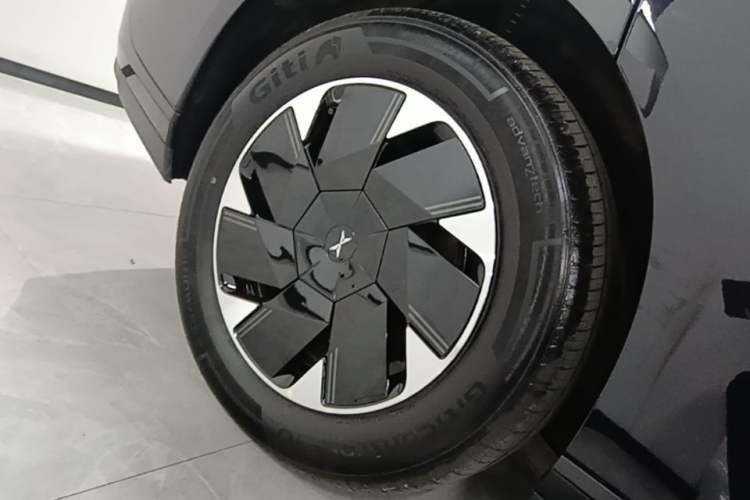 Used XPeng P7+ 2024 Long-Range Max Right Rear Wheel Hub