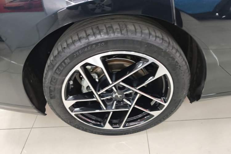 Used XPeng P7+ 2024 Long-Range Max Right Rear Wheel Hub