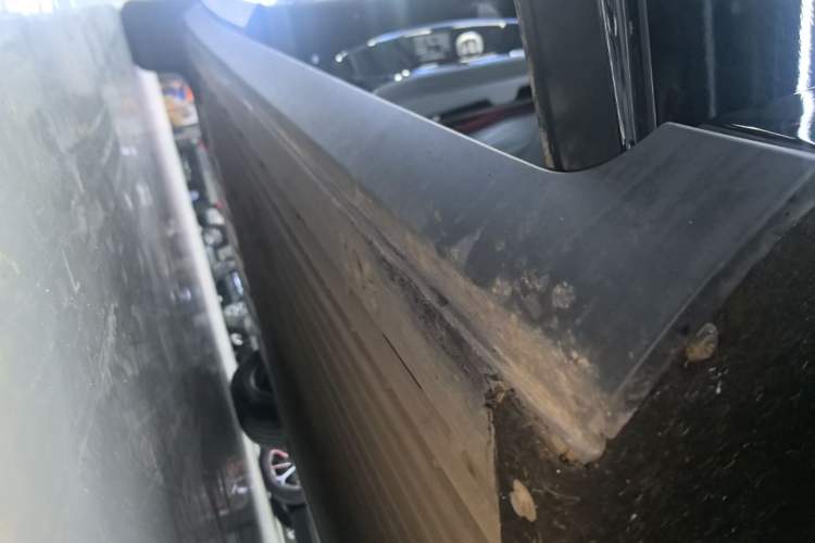 Used XPeng P7+ 2024 Ultra-Long Range Max Right Side Sill