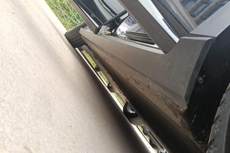 Used XPeng P7+ 2024 Long-Range Max Right Side Sill