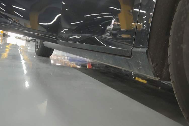 Used XPeng P7+ 2024 Long-Range Max Right Side Sill
