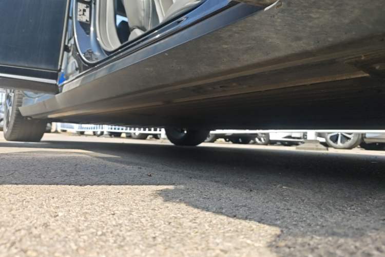 Used XPeng P7+ 2024 Long-Range Max Right Side Sill